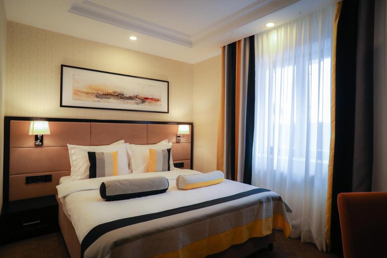 Royal Boutique Hotel Poiana Brasov Esterno foto