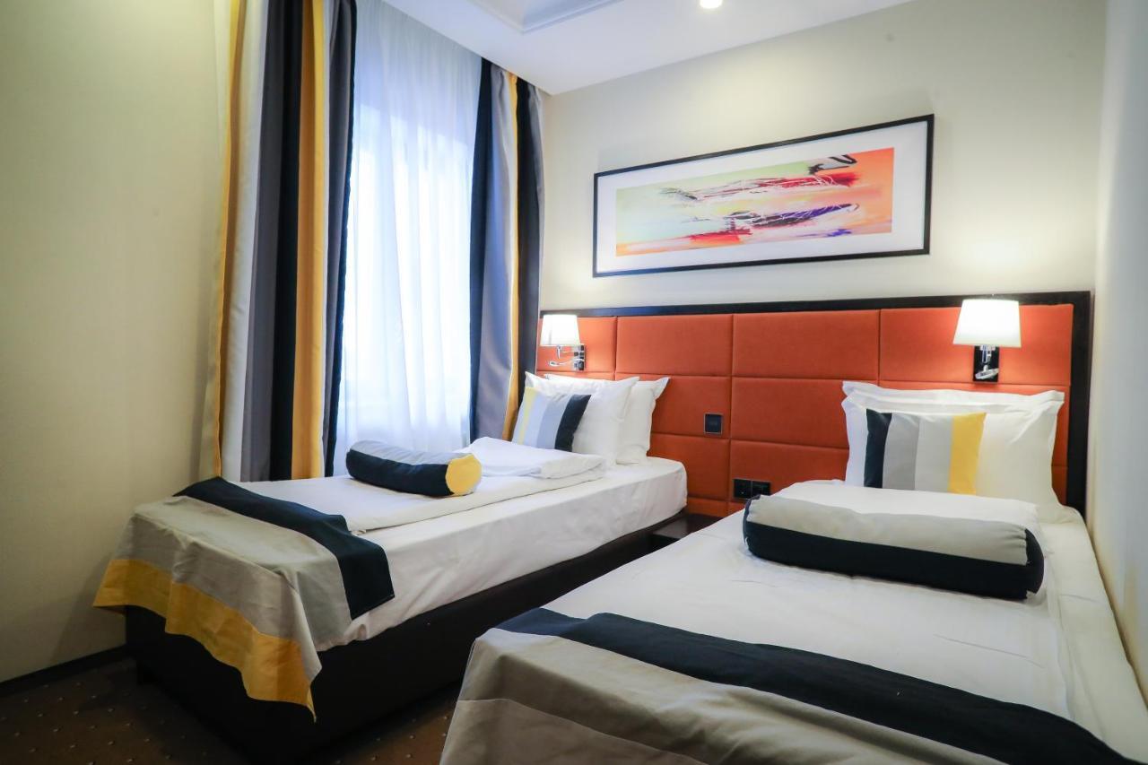 Royal Boutique Hotel Poiana Brasov Esterno foto