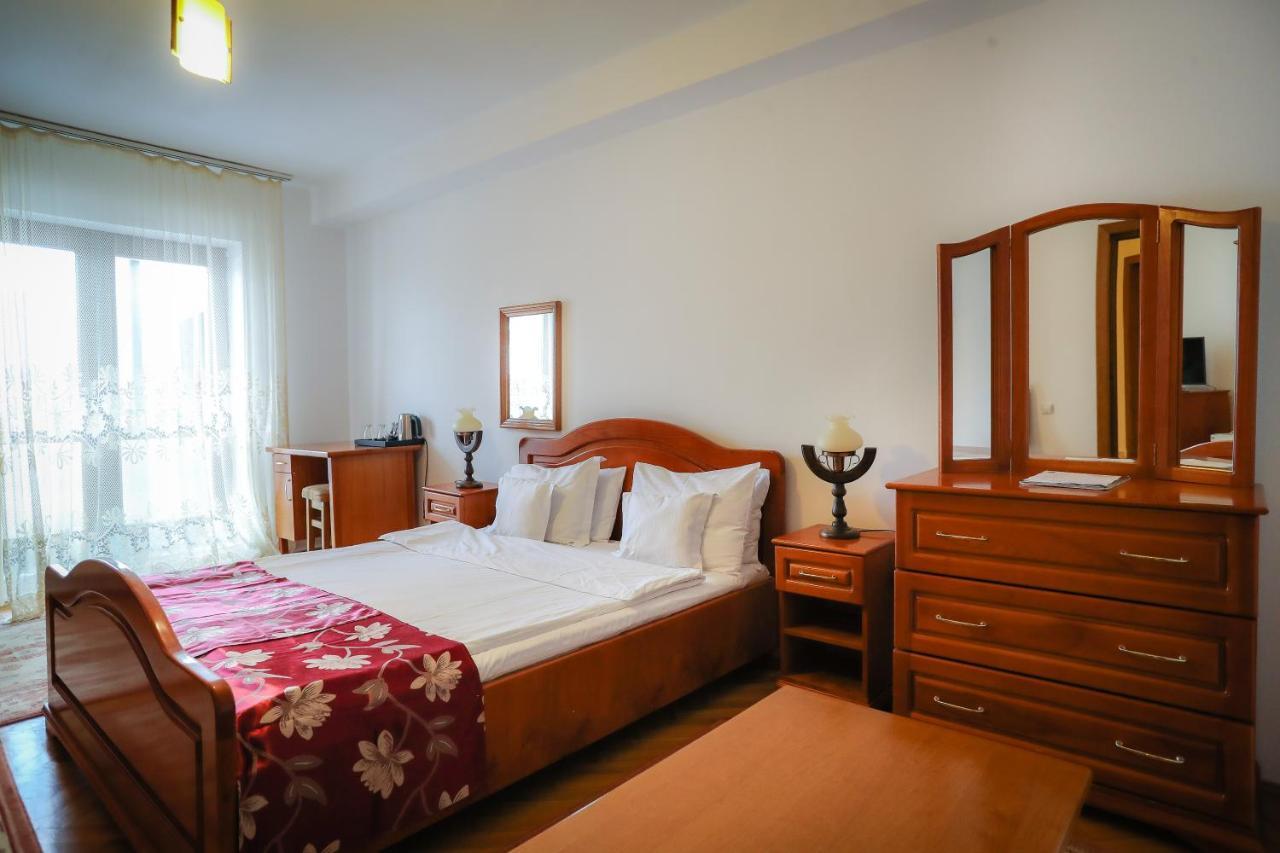 Royal Boutique Hotel Poiana Brasov Esterno foto