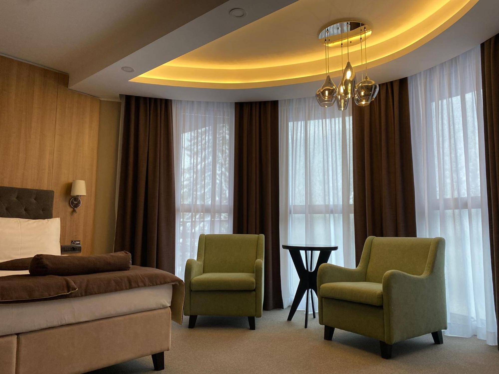 Royal Boutique Hotel Poiana Brasov Esterno foto