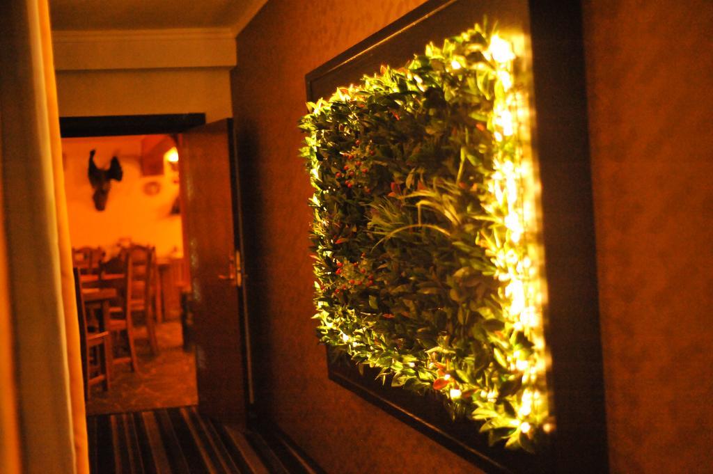 Royal Boutique Hotel Poiana Brasov Esterno foto
