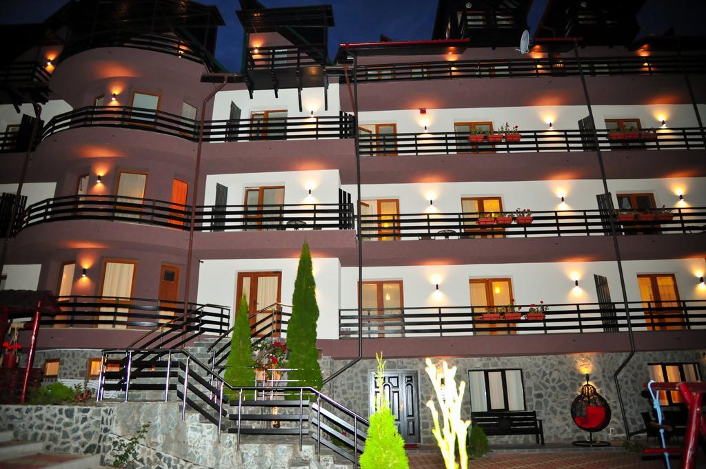 Royal Boutique Hotel Poiana Brasov Esterno foto