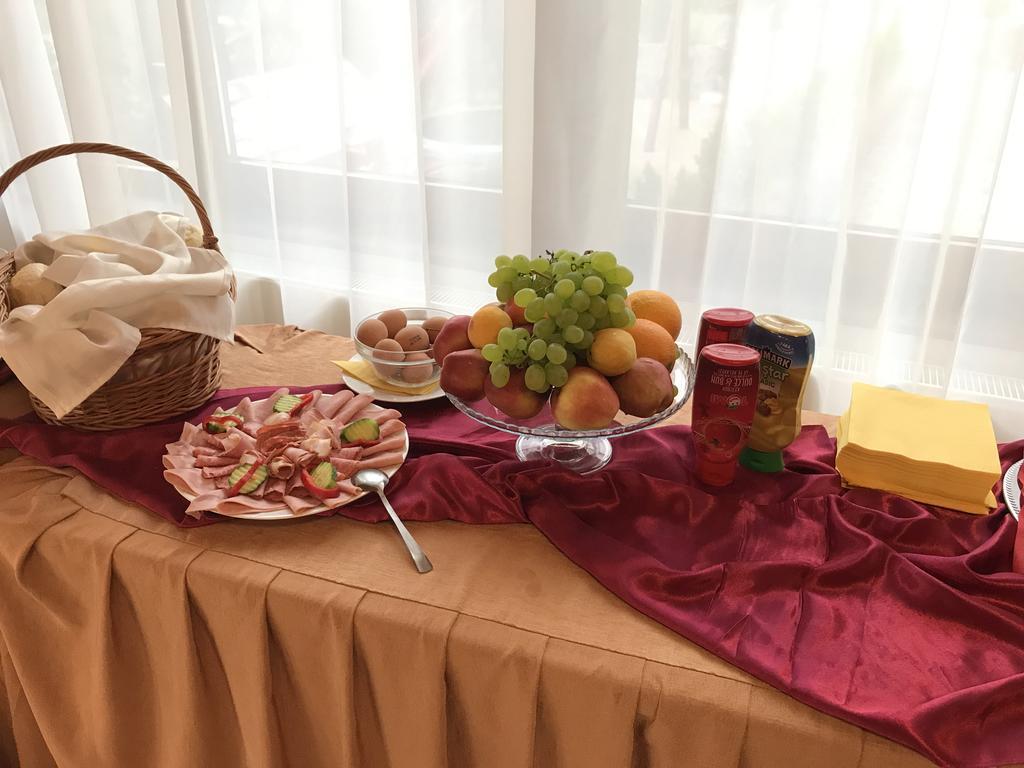 Royal Boutique Hotel Poiana Brasov Esterno foto